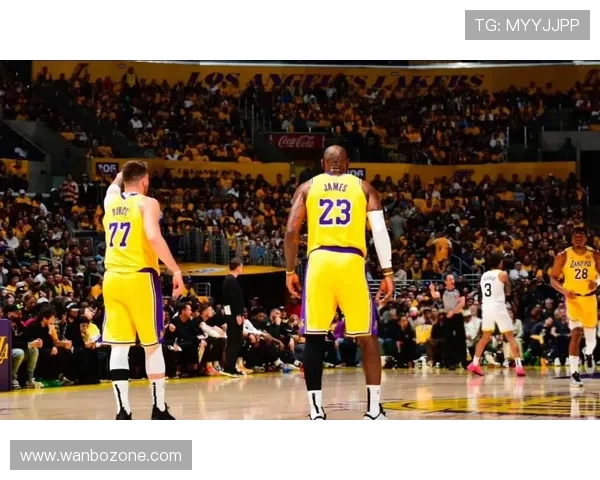 湖人队连胜势头强劲詹姆斯关键表现引领球队冲击季后赛