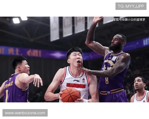 周琦镇守禁区迎广厦双塔冲击 北京争夺CBA关键卡位战暗藏胜负手 周琦镇守禁区迎广厦双塔冲击 北京争夺CBA关键卡位战暗藏胜负手